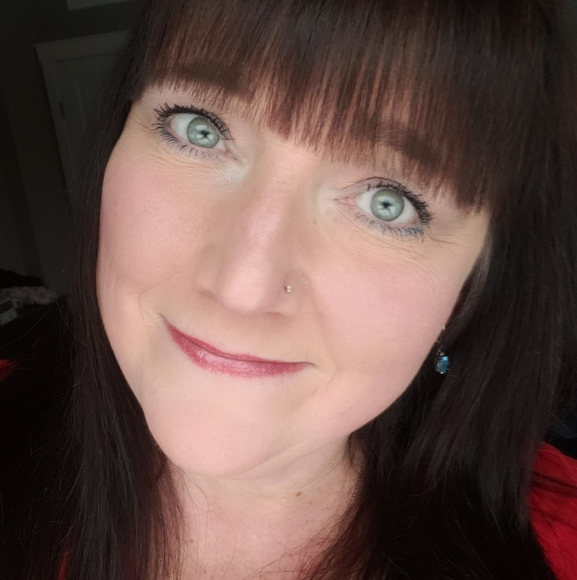 Meet your Posher, Lisa - Picture 1 of 1